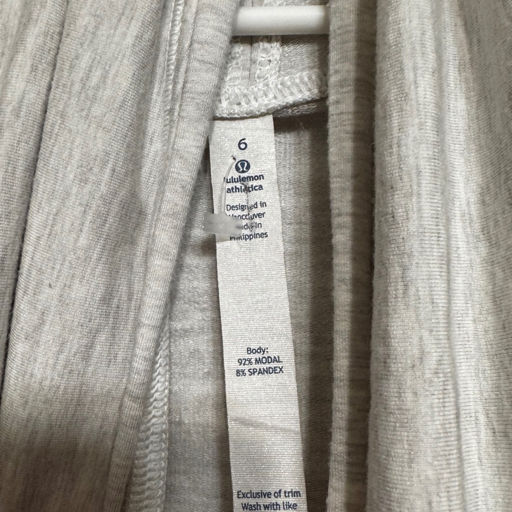Lululemon To & Flow Gray Wrapped Cardigan Woman Size 6 - Picture 4 of 4